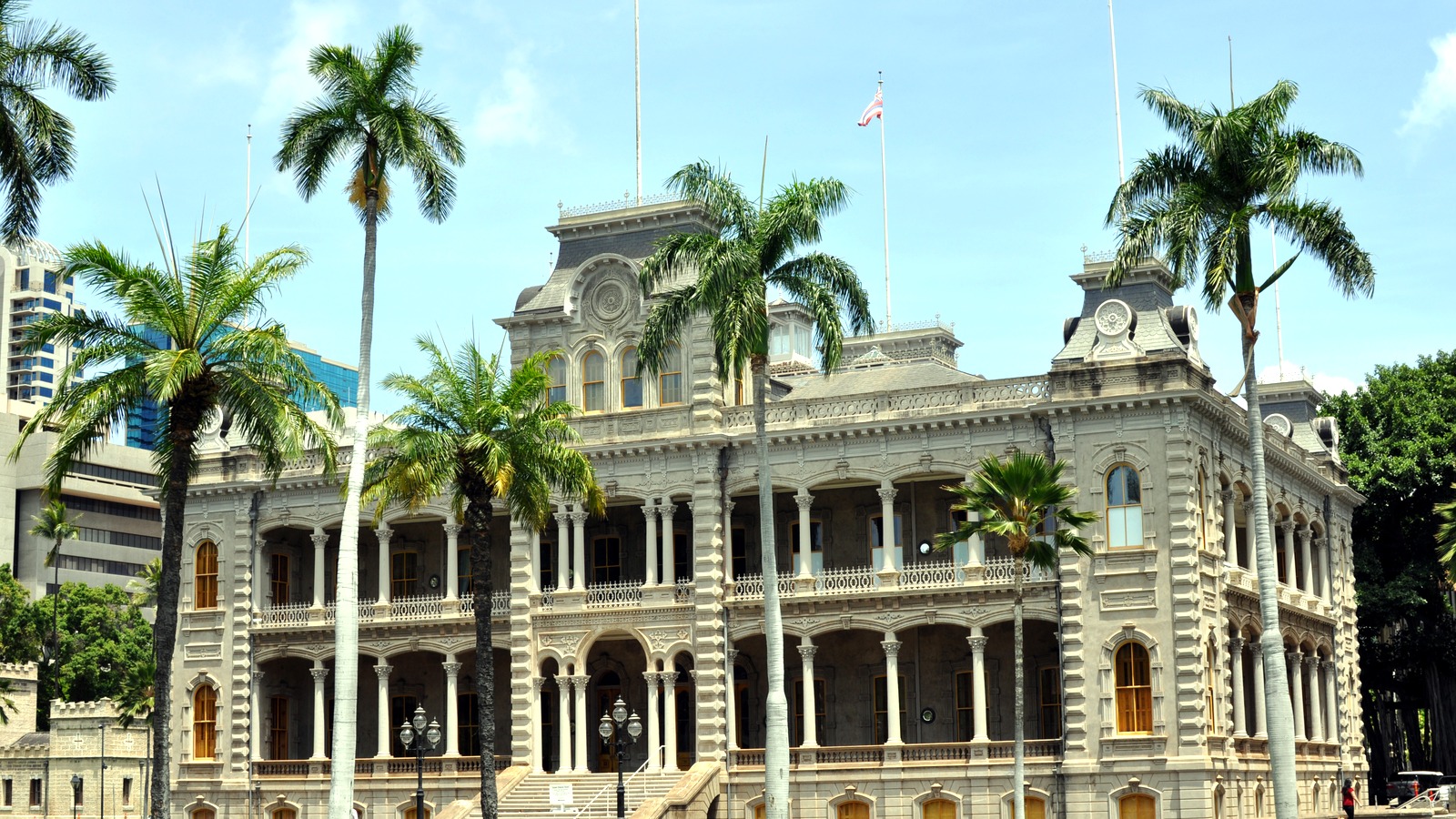 Iolani Palace facade