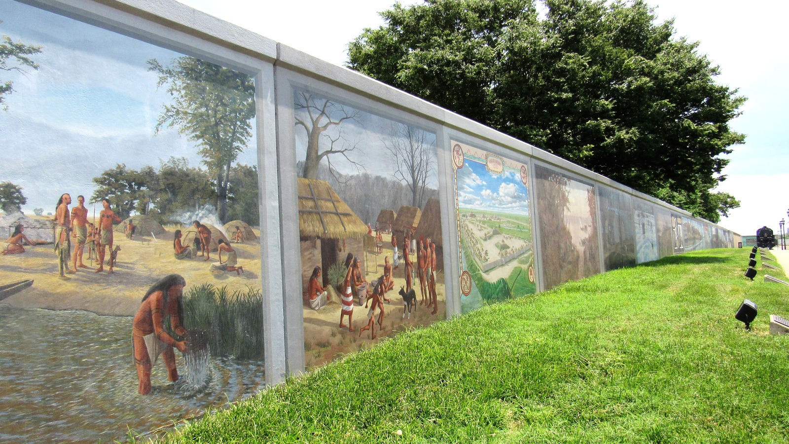 Paducah Greenway corridor beside the floodwall murals