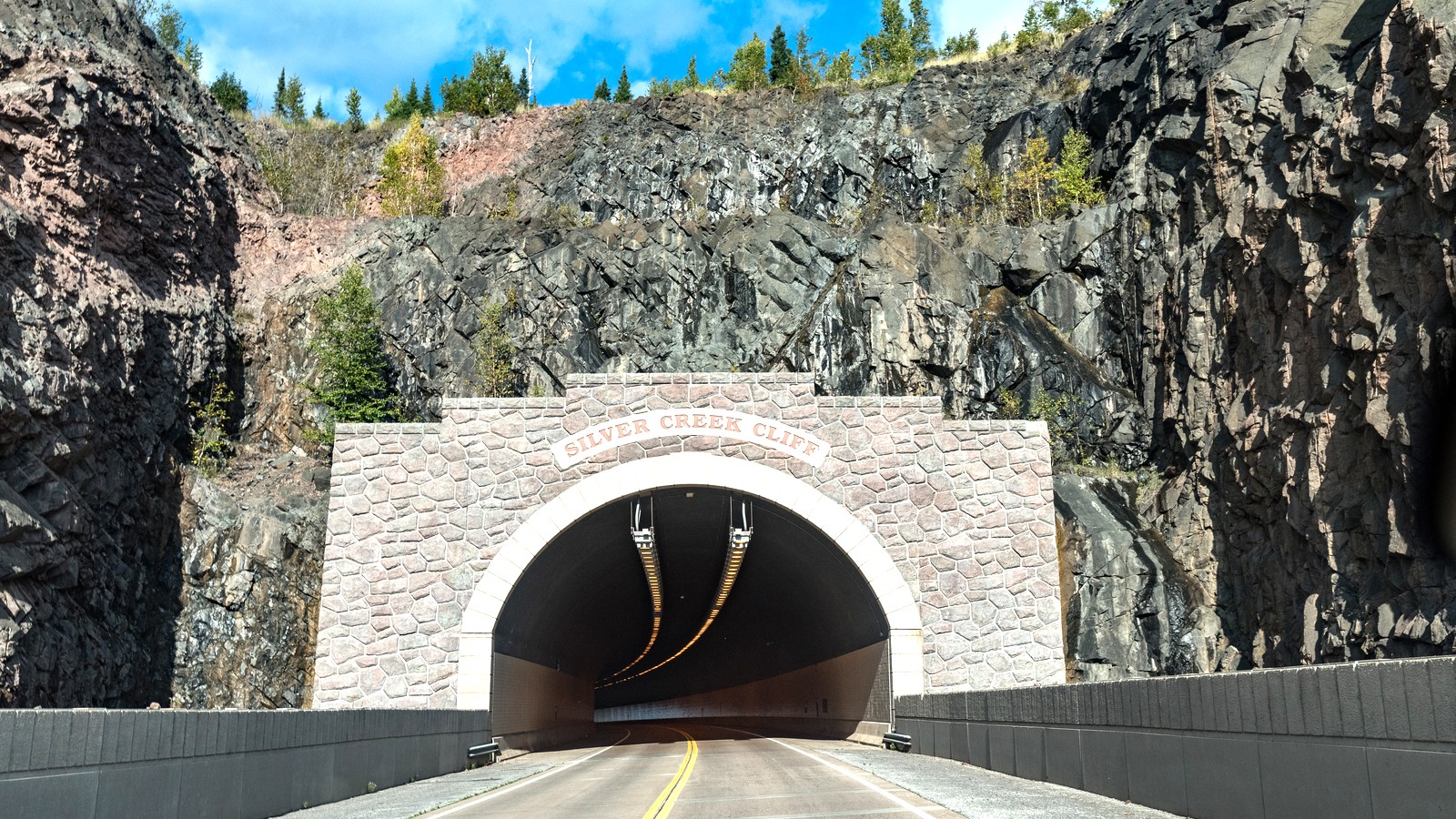 Silver Creek Cliff tunnel and North Shore route