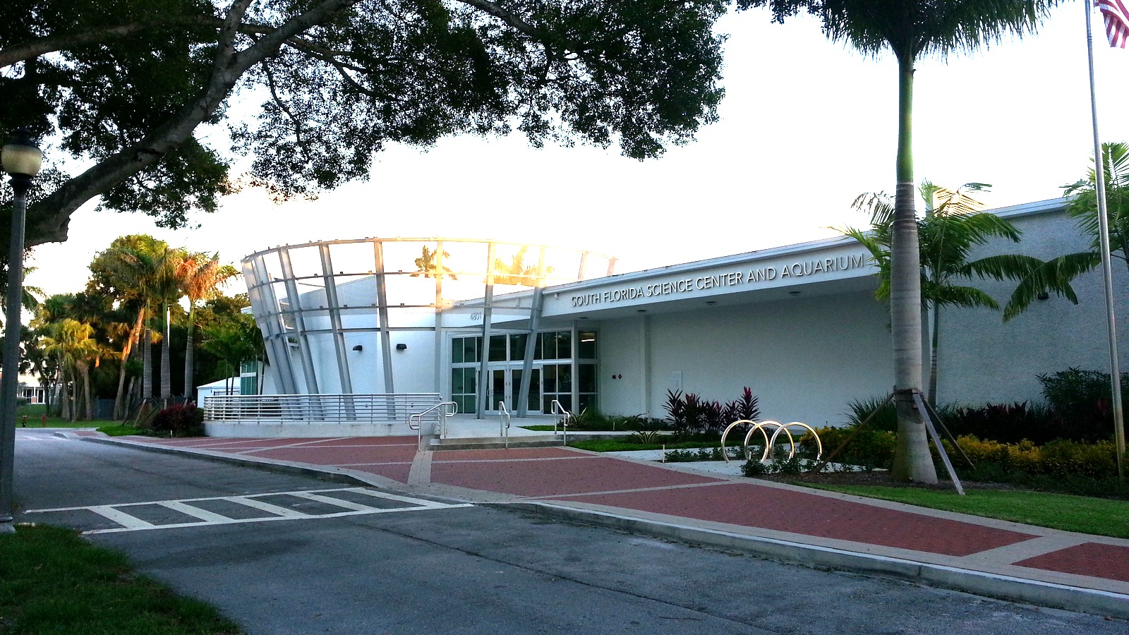 Cox Science Center and Aquarium building in Dreher Park