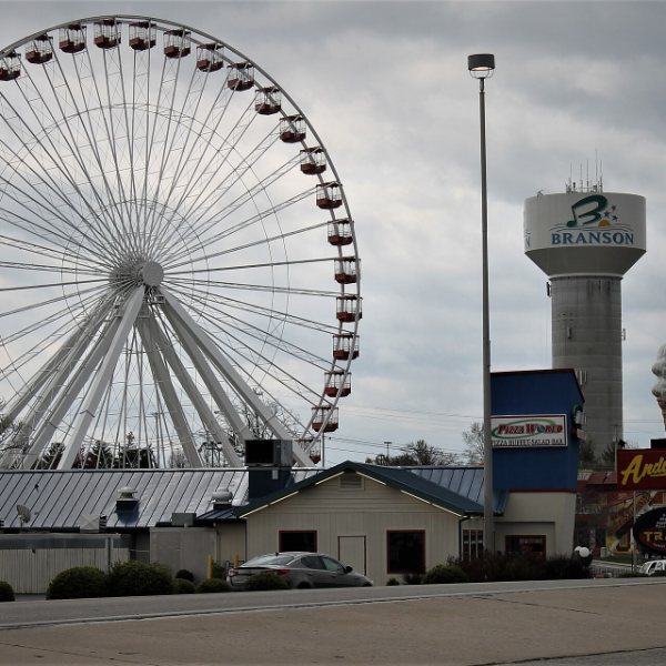 The Track Family Fun Parks, Branson
