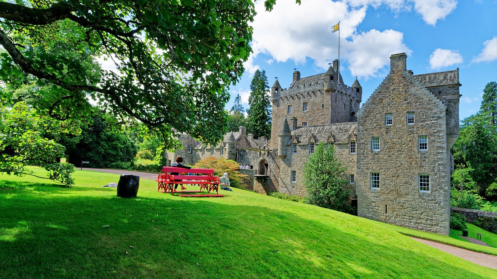 Cawdor Castle visitor-level historic detail