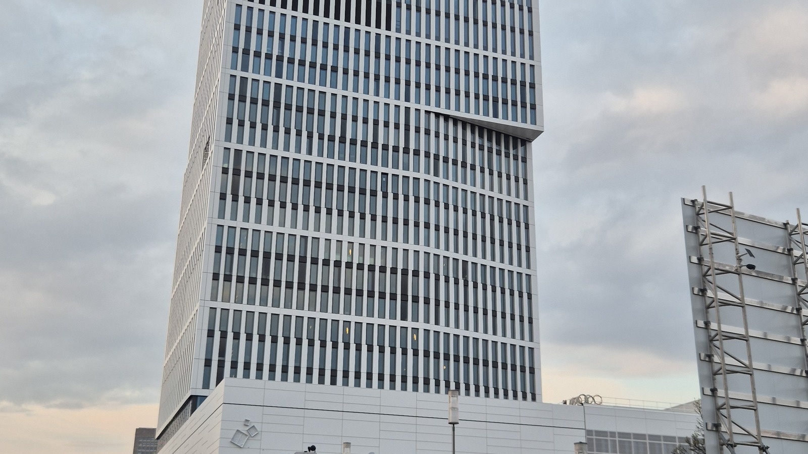 Sparda-Bank Tower in Frankfurt Europaviertel, the 124-meter building that houses Atlantic Hotel Frankfurt