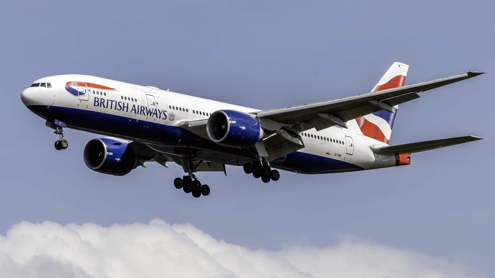 British Airways Boeing 777-200ER G-VIIH on approach at Washington Dulles International Airport