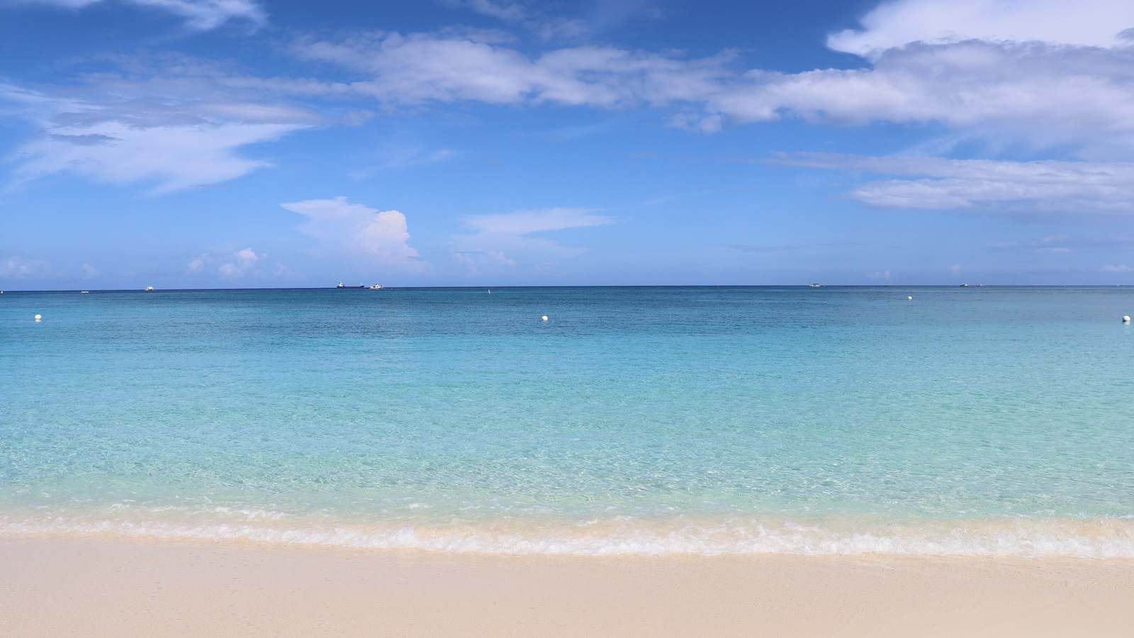 Clear turquoise water off Seven Mile Beach on Grand Cayman