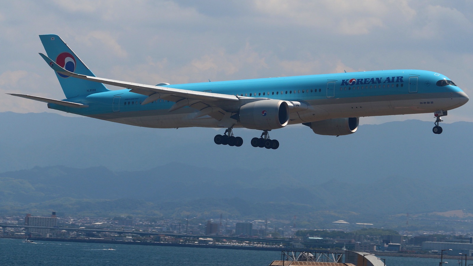 Korean Air Airbus A350-900 HL8598 photographed in August 2025