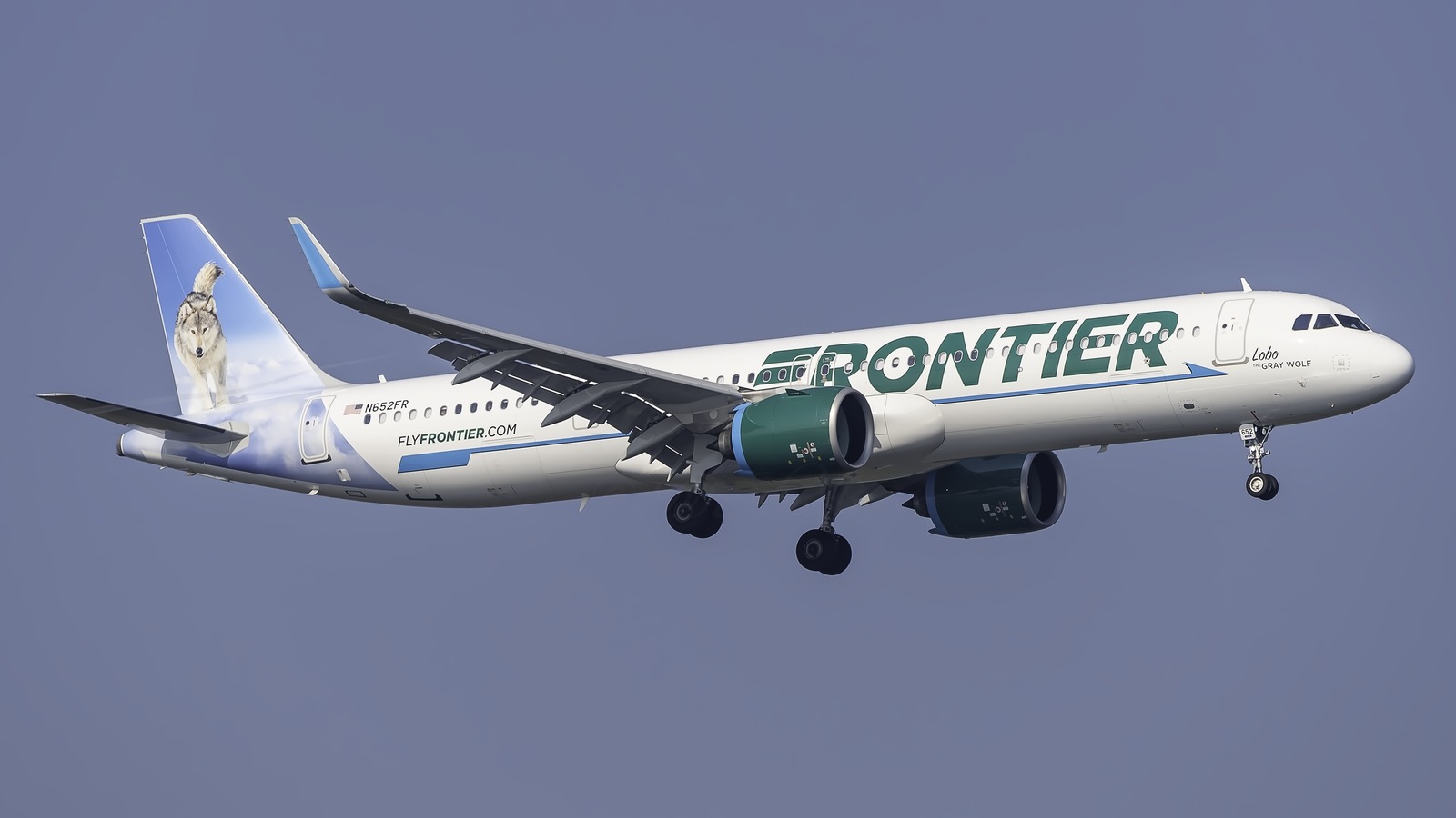 Frontier Airlines Airbus A321 aircraft approaching John F. Kennedy International Airport