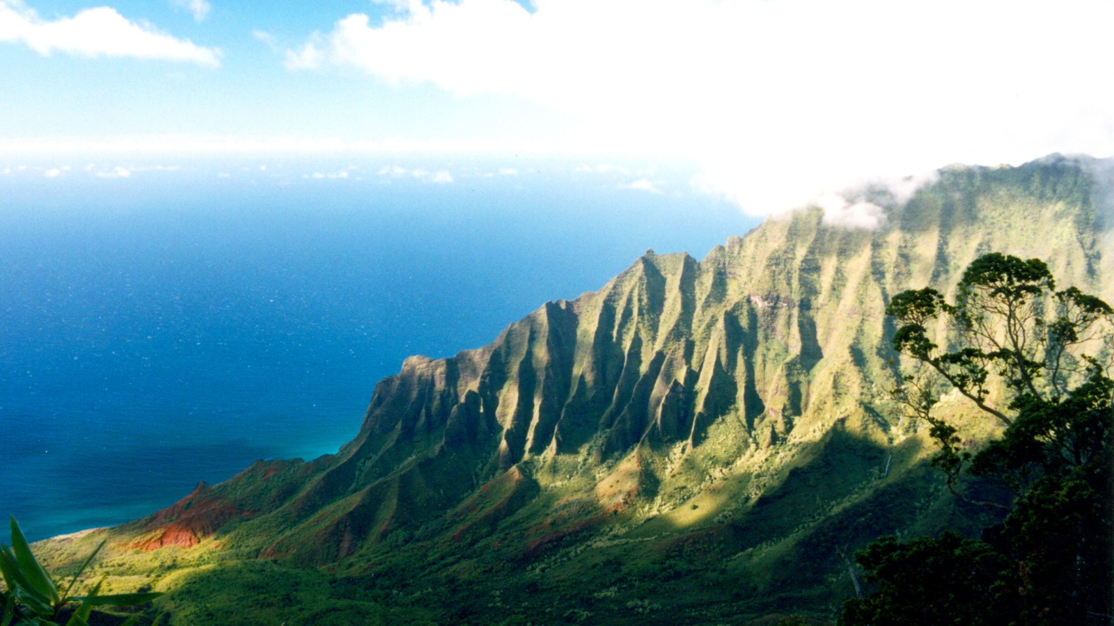 Na Pali Coast ridges and ocean on Kauai, the western Hawaiian island facing the highest Hurricane Lowell risk