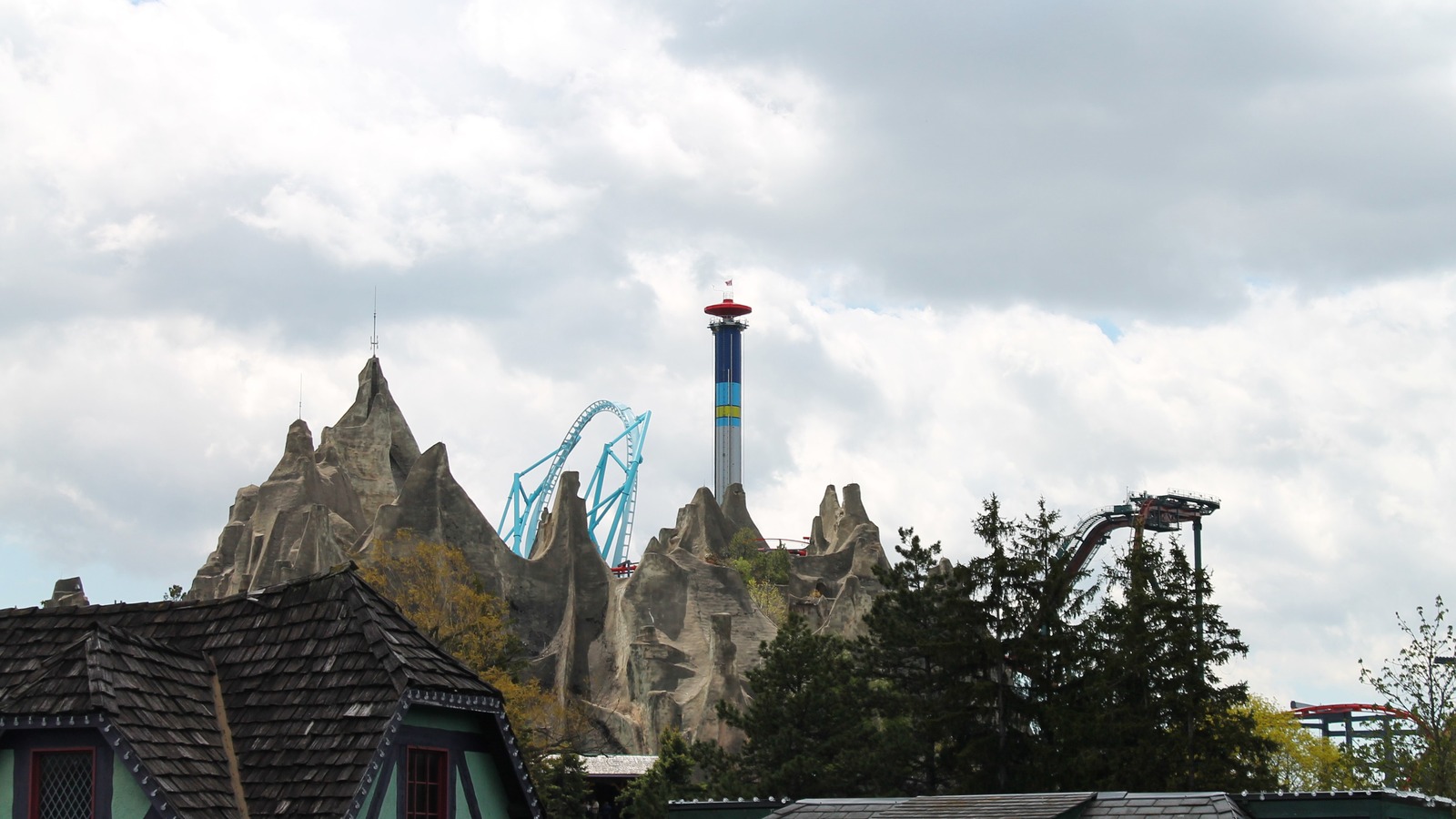 Wonder Mountain and rides at Canada's Wonderland in May 2026, shown as park context rather than Halloween event imagery