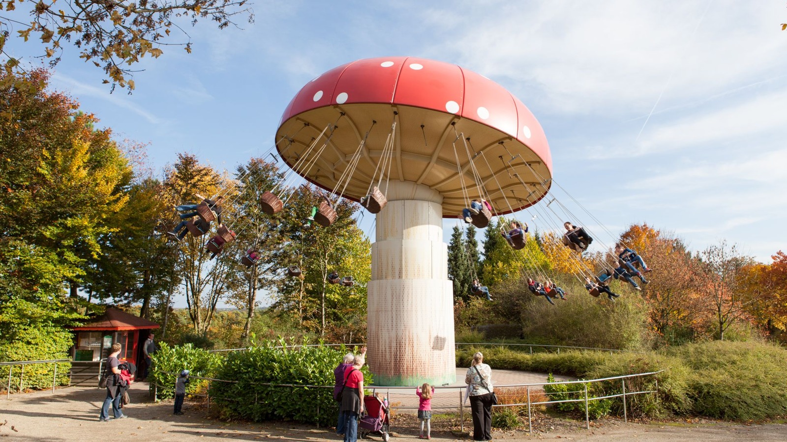 Eifelpark Kettenflieger swing ride in an October 2013 file photograph, not the 2026 Halloween event