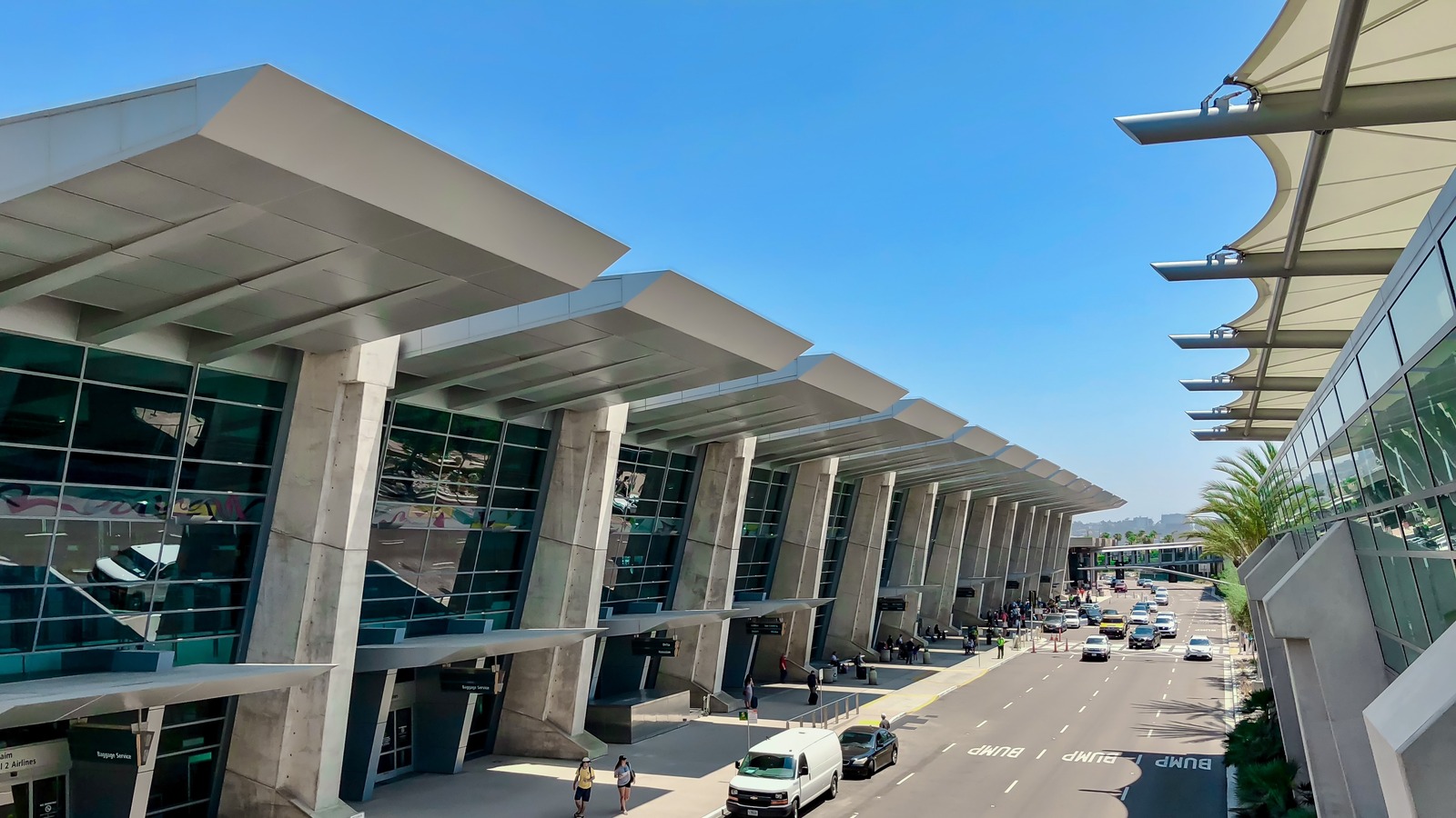 San Diego International Airport Terminal 2 curb and upper-deck roadway