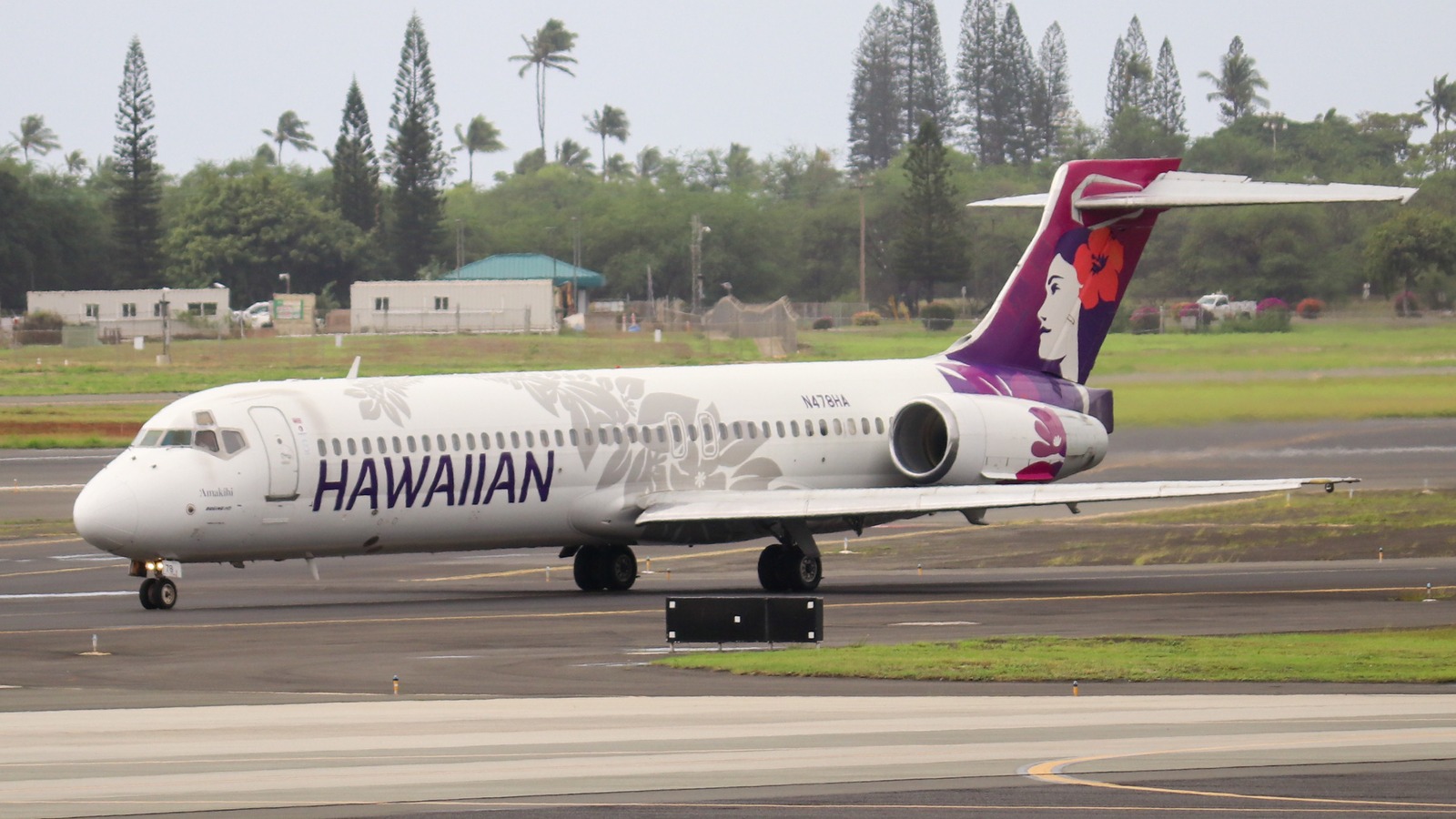 Hawaiian Airlines Boeing 717-200 aircraft N478HA taxiing at Honolulu airport before a Kahului departure