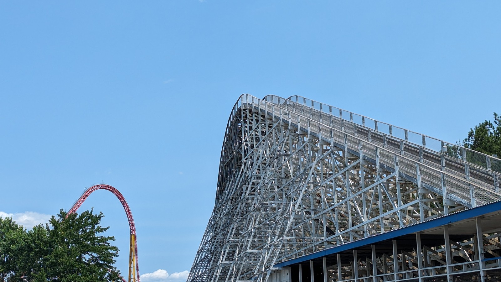 Racer 75 wooden coaster structure at Kings Dominion