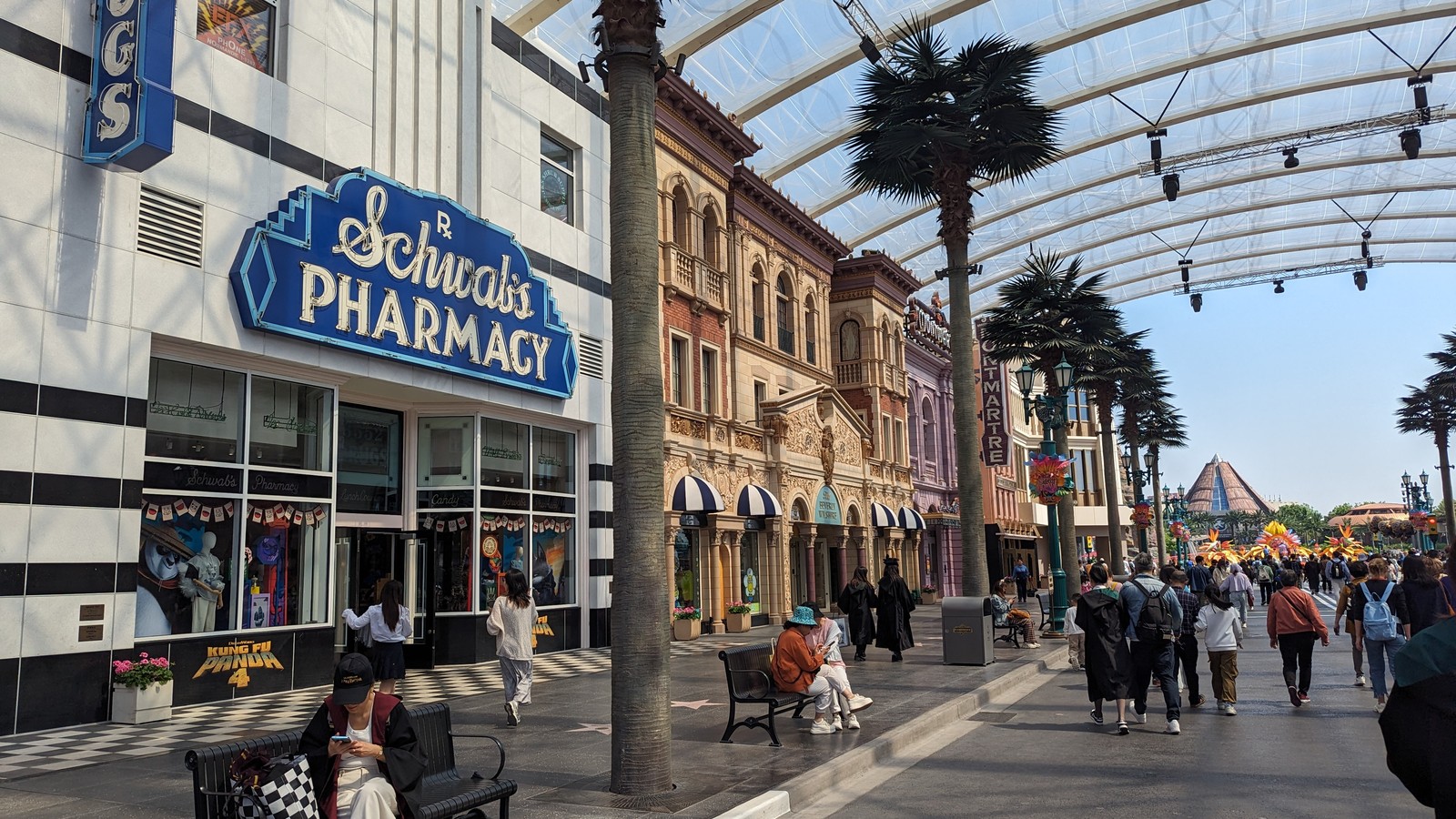 Hollywood street and storefronts at Universal Studios Beijing