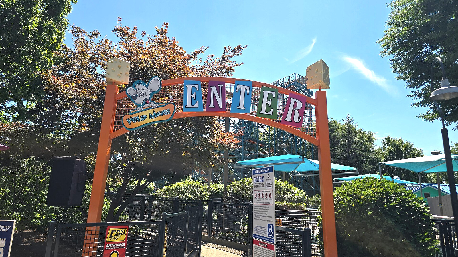 Dorney Park entrance and park setting