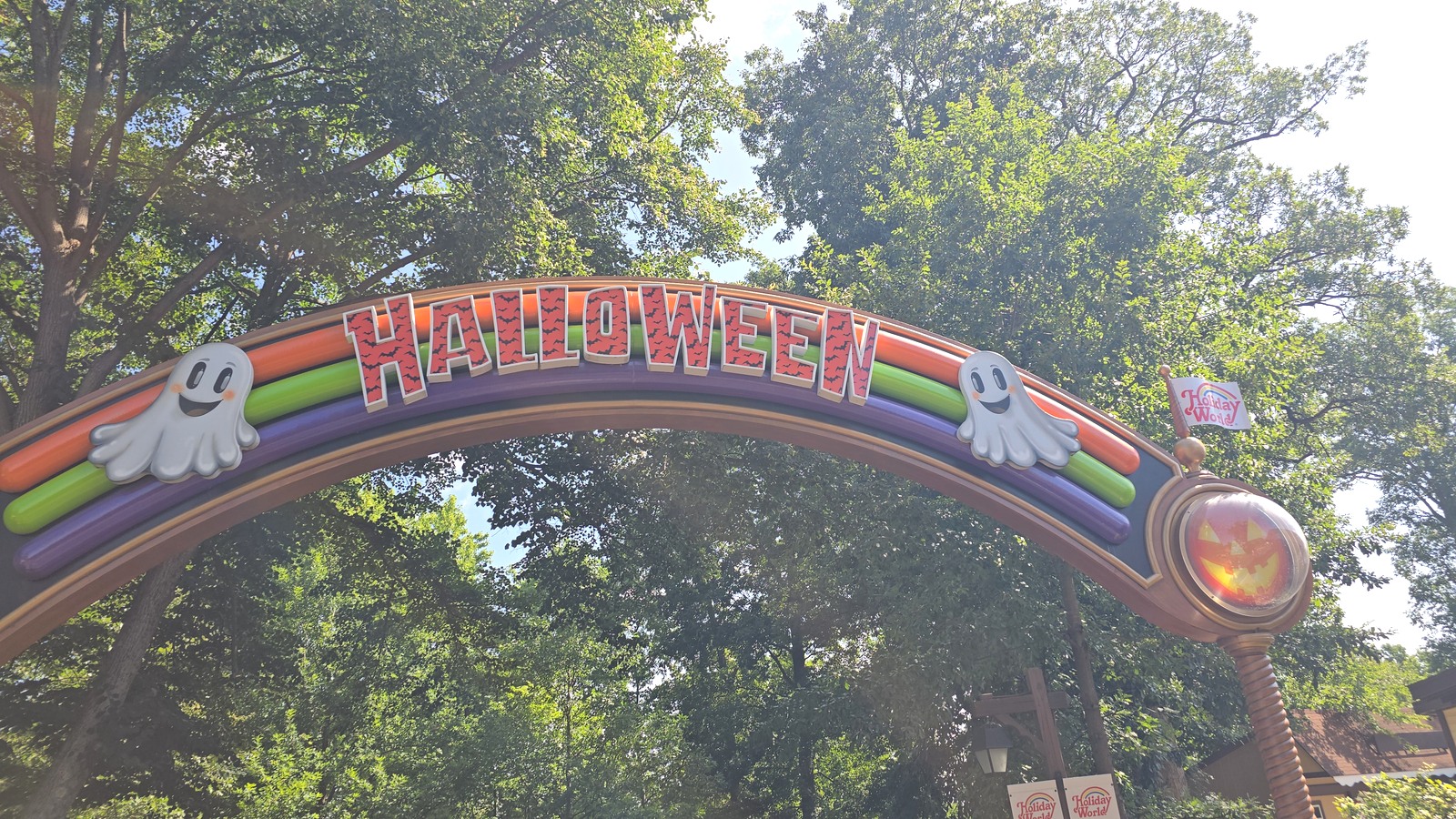 Halloween section arch at Holiday World