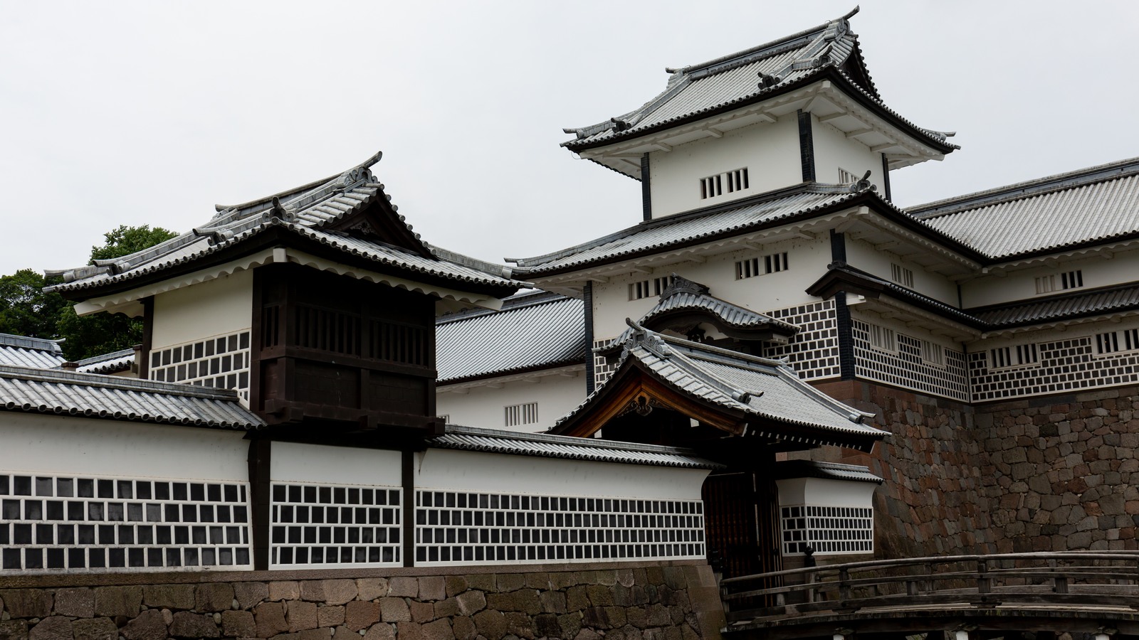 Gate and turret structures inside Kanazawa Castle Park