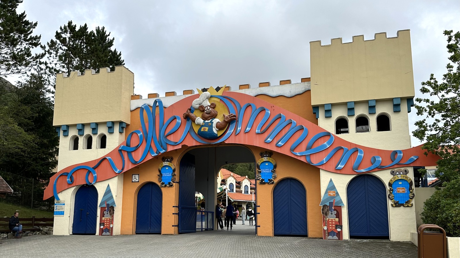 Main entrance to Kongeparken in Algard