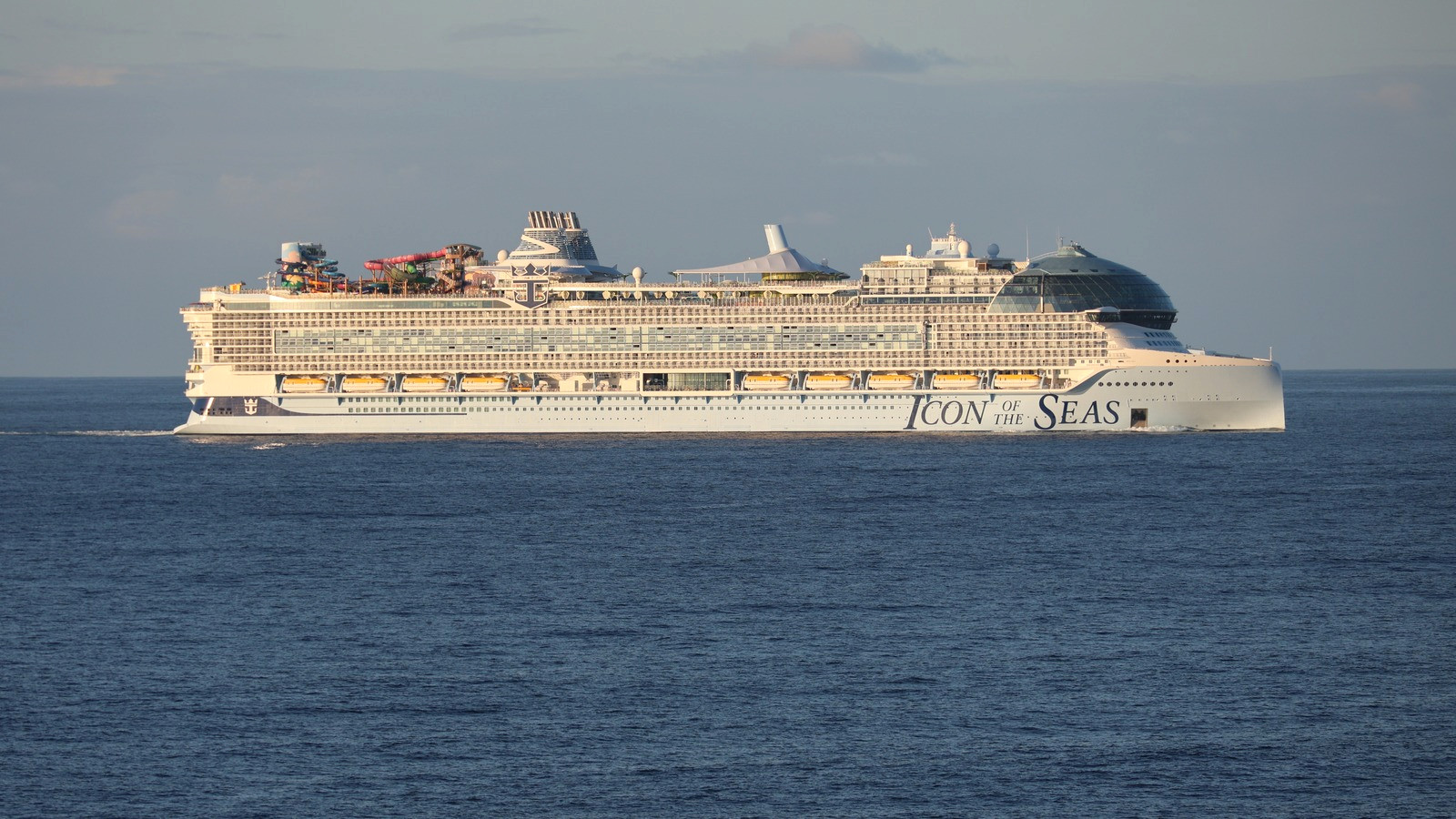 Icon of the Seas sailing off Puerto Rico