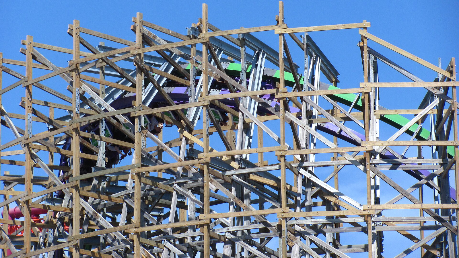 Six Flags Discovery Kingdom entrance and attraction setting