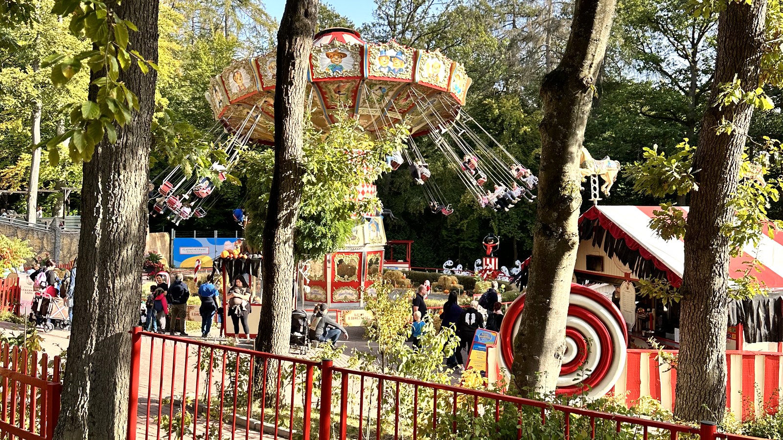Chair swing ride area at Taunus Wunderland