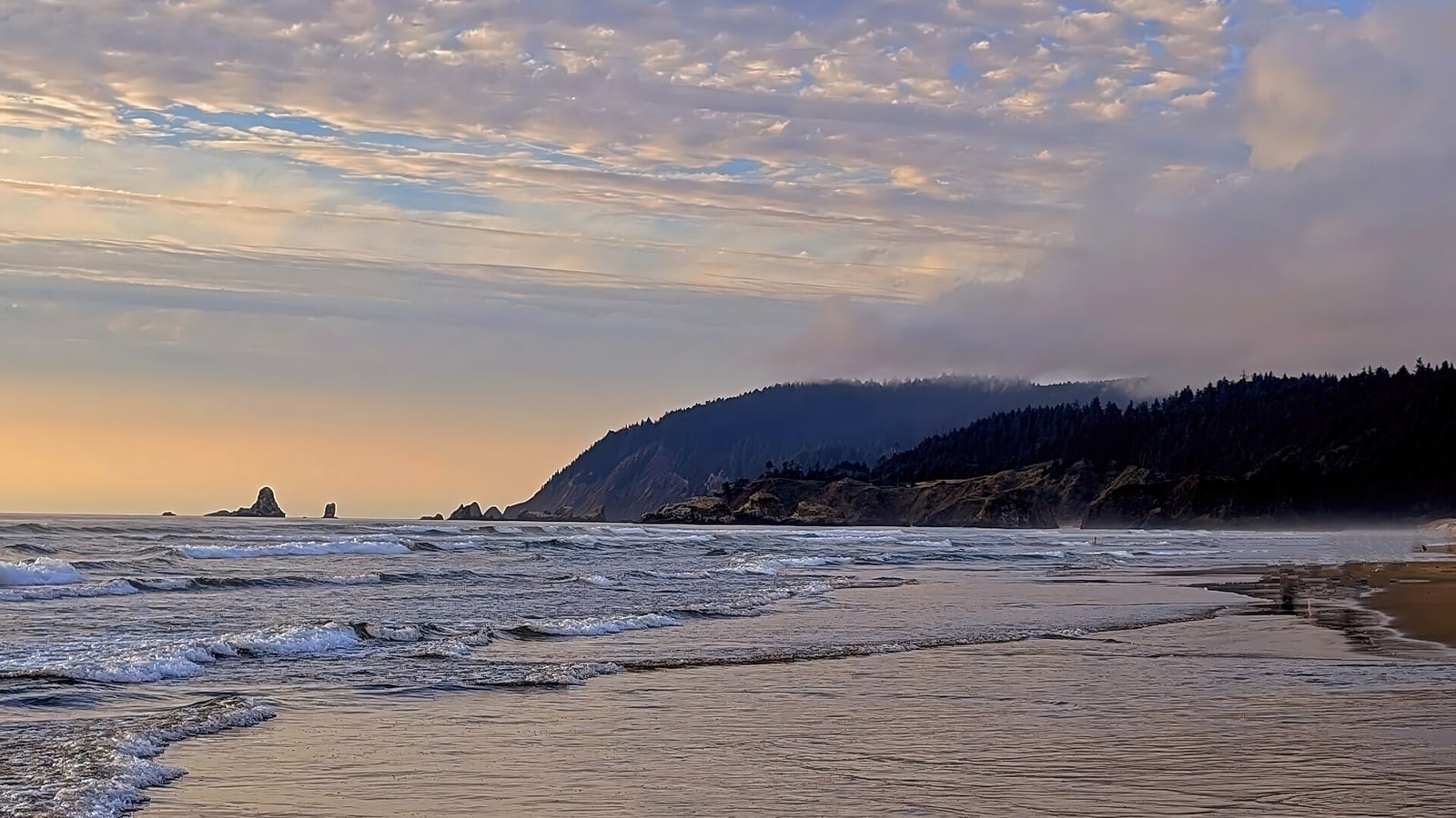 Cannon Beach Oregon shoreline and sea stacks, a ranked stop in this local guide
