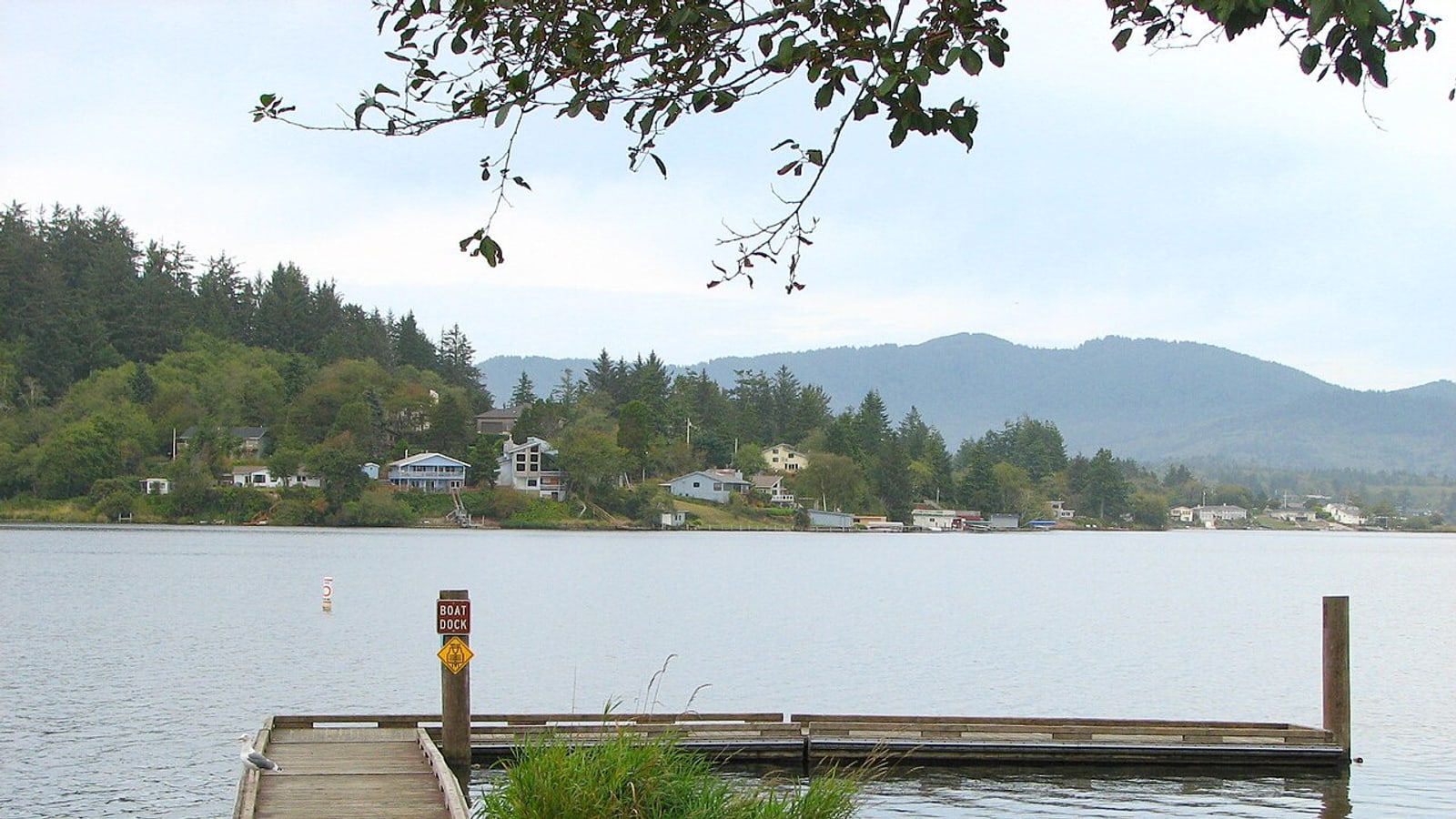 Calm shoreline at Devils Lake in Lincoln City