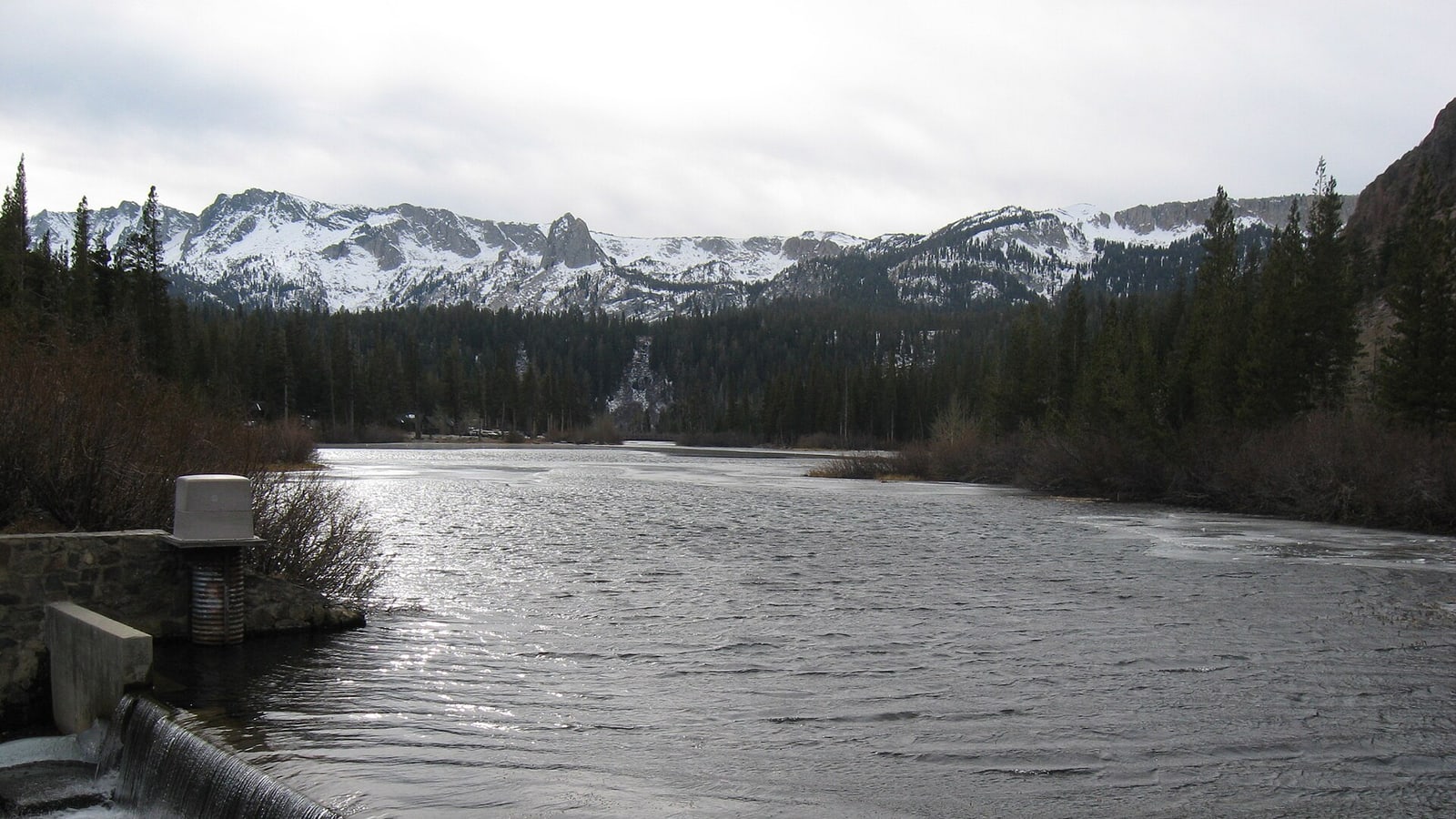 Alpine lake below Sierra Nevada peaks near Mammoth Lakes