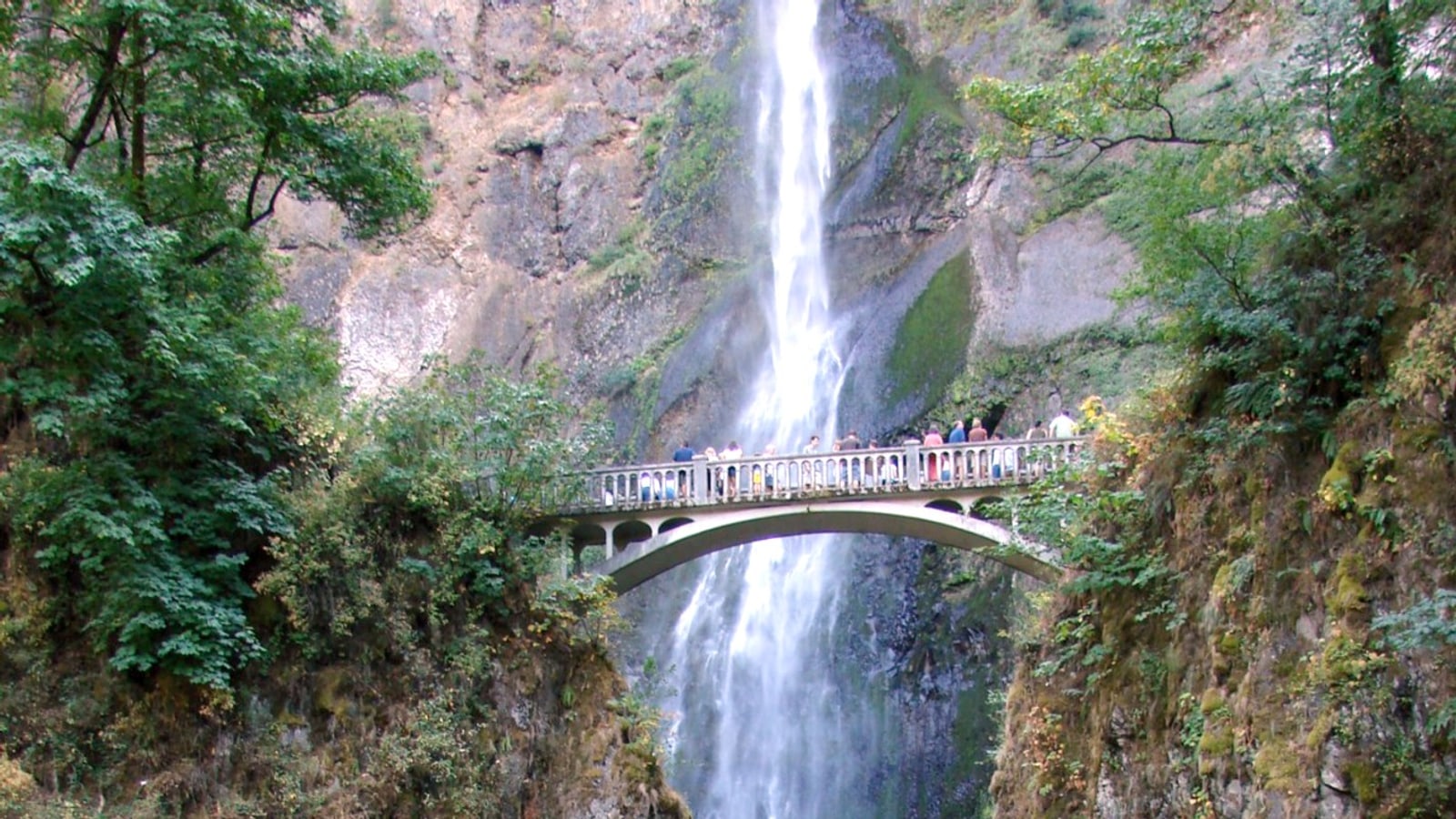 Multnomah Falls in the Columbia River Gorge near Oregon