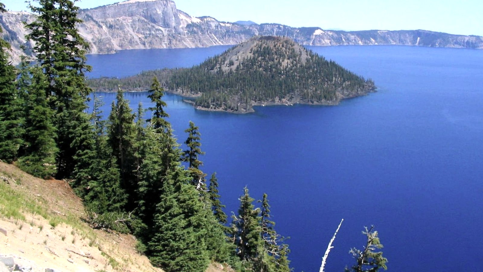 Crater Lake and Wizard Island near Oregon