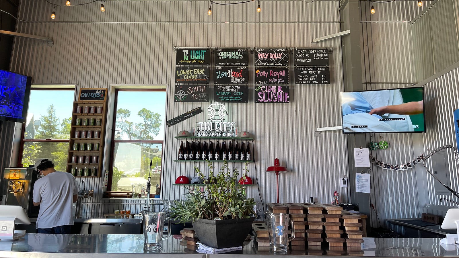 Cider tasting area in Paso Robles Tin City district