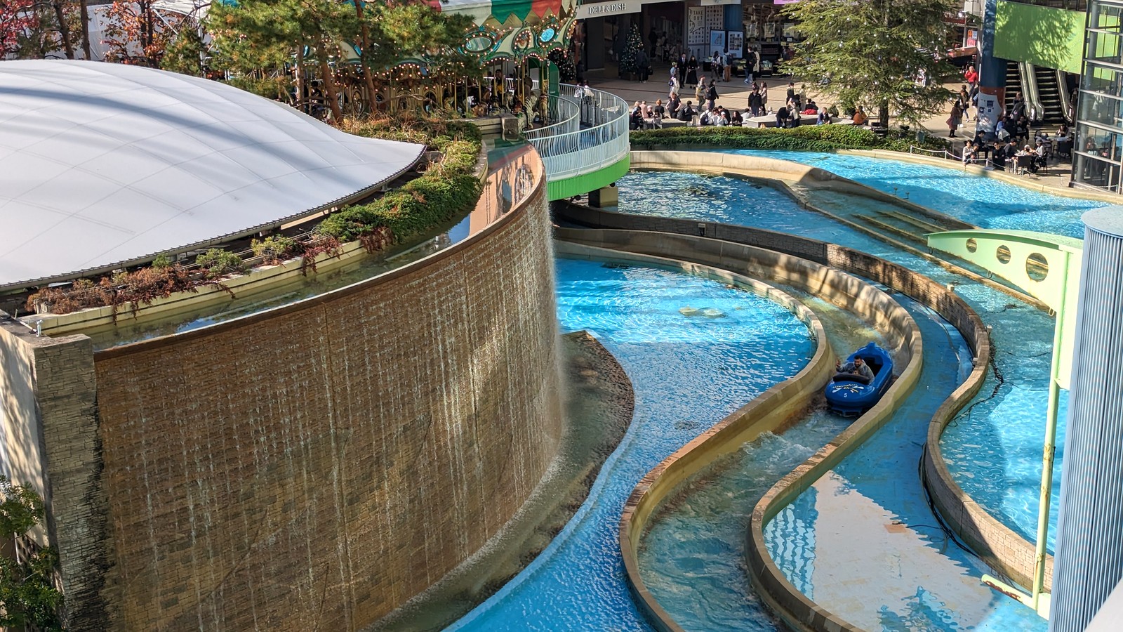 Wonder Drop boat ride in LaQua Zone at Tokyo Dome City Attractions