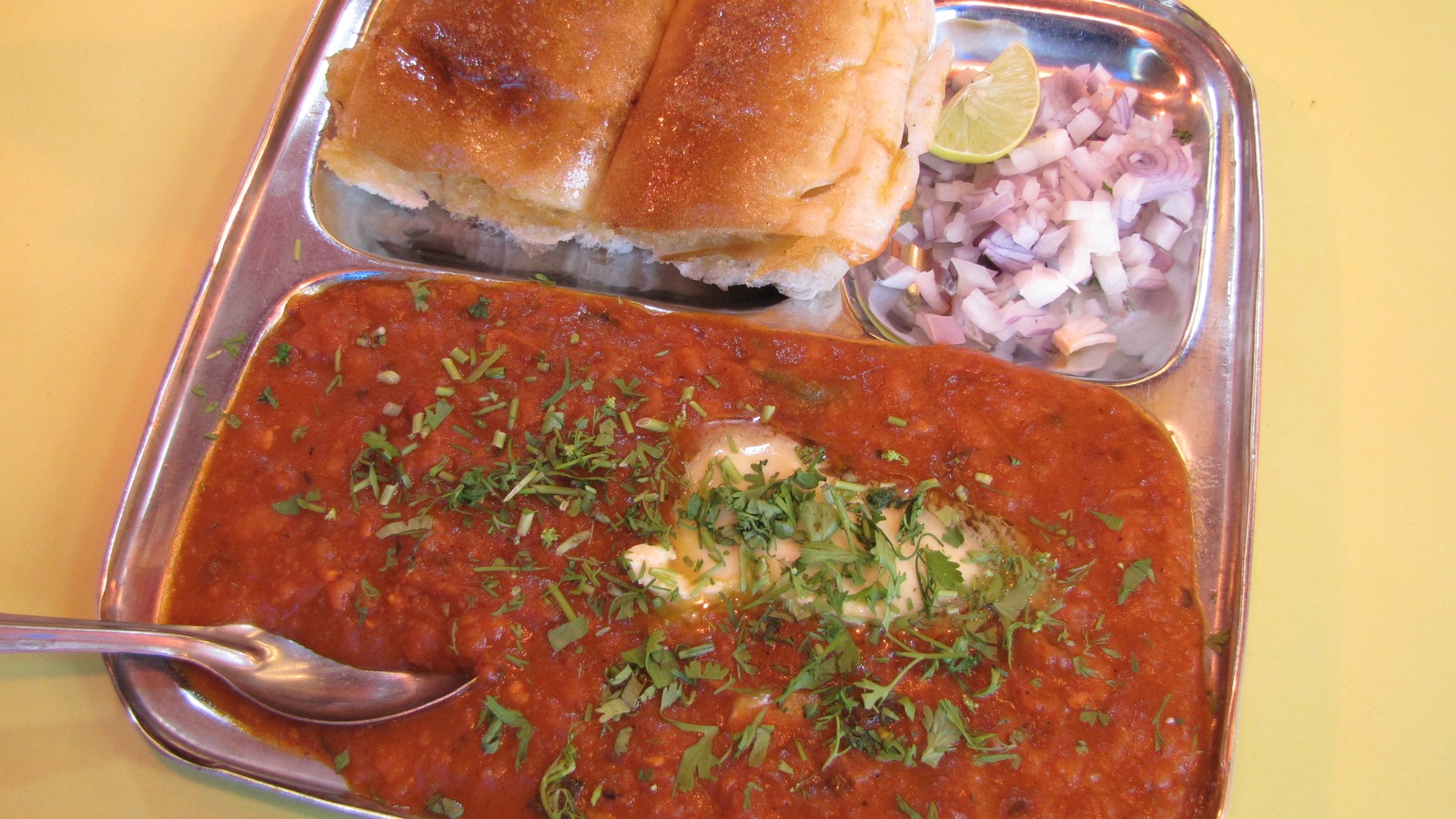 Pav bhaji with toasted bread rolls