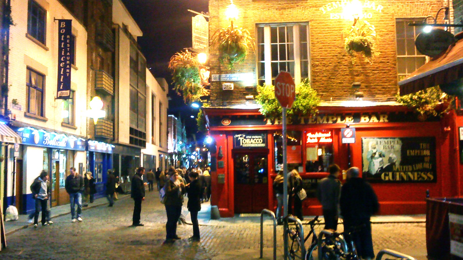 Sunny cobblestone street in Dublin's Temple Bar district