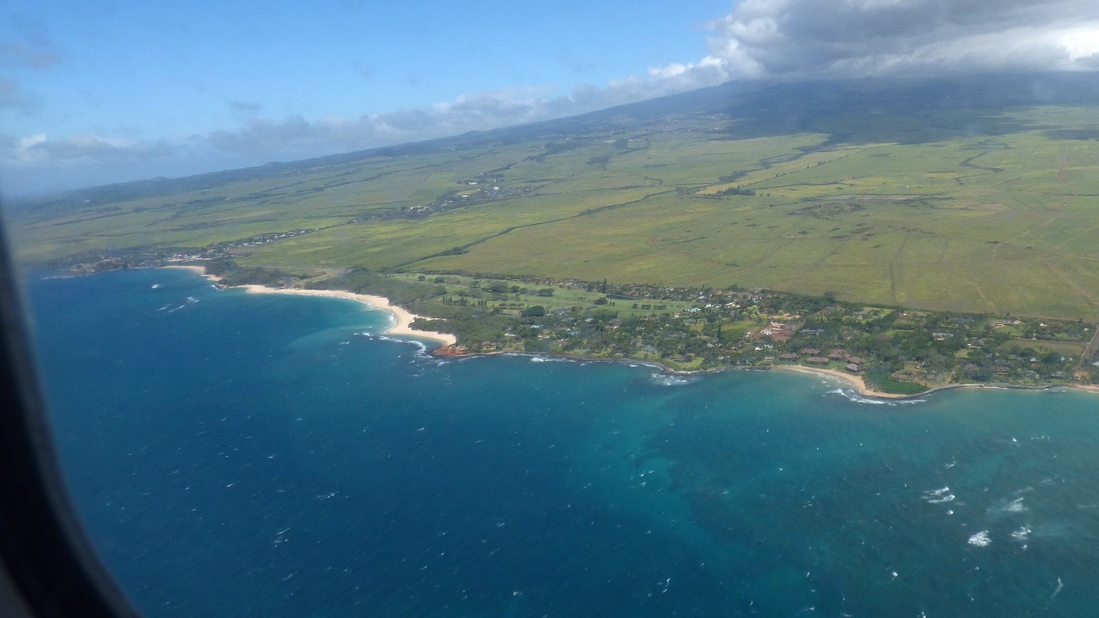 Baldwin Beach and the Pāʻia coast on Maui