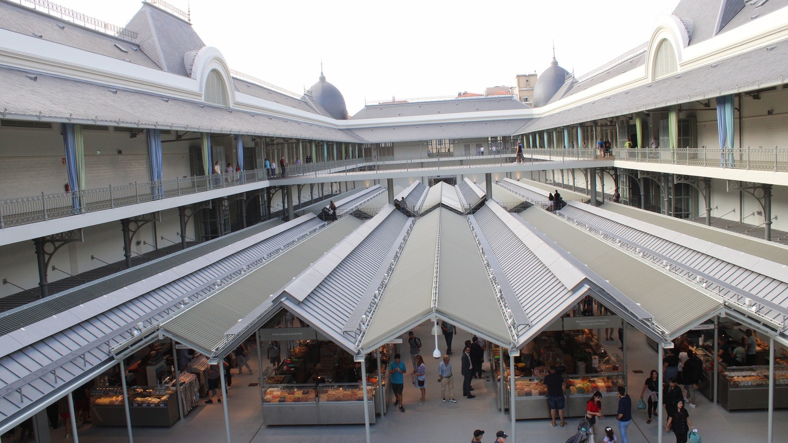 Mercado do Bolhao in central Porto