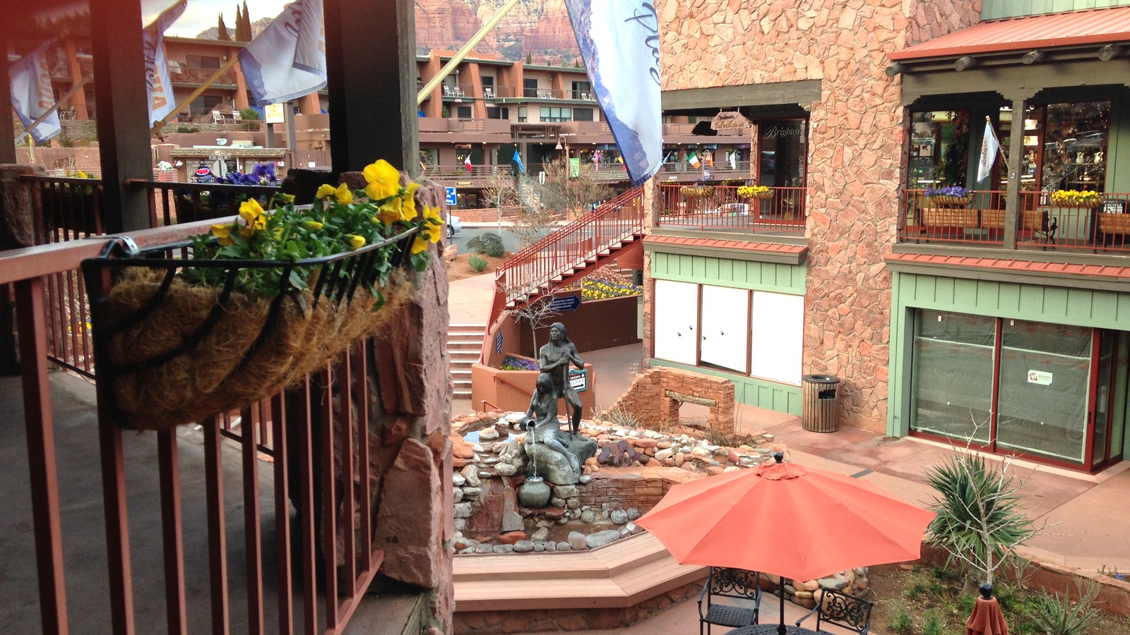 Terraces and a shopping courtyard in Uptown Sedona