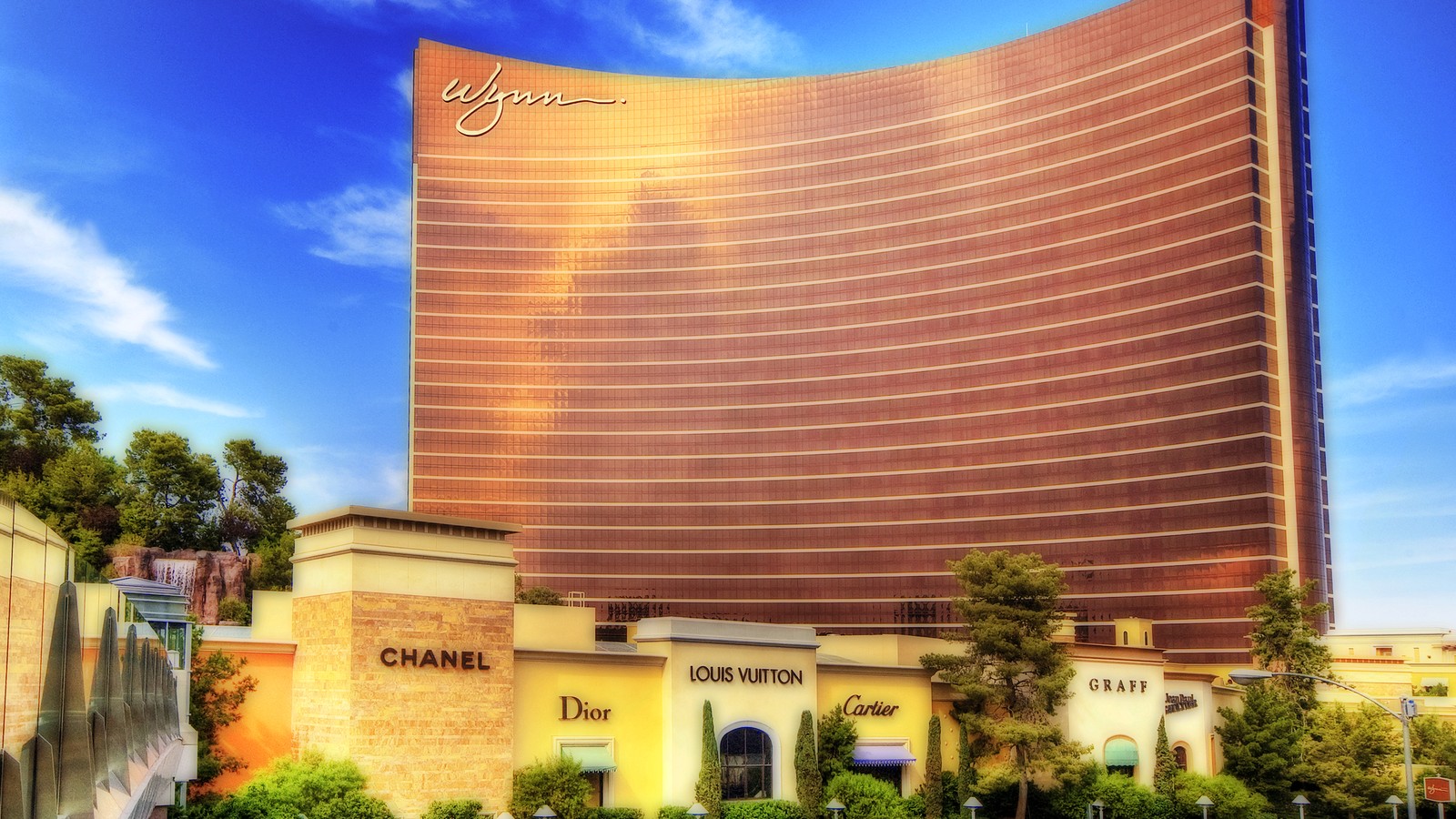Historical Wynn Las Vegas hotel exterior; not a current entrance or meeting-room map.