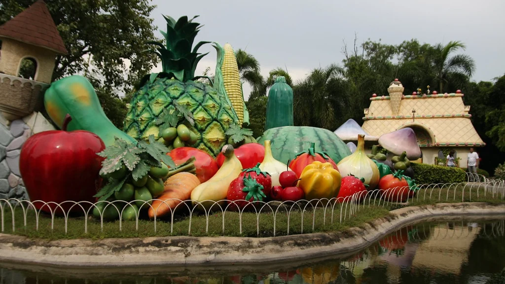 Oversized fruit scenery at Dream World Bangkok