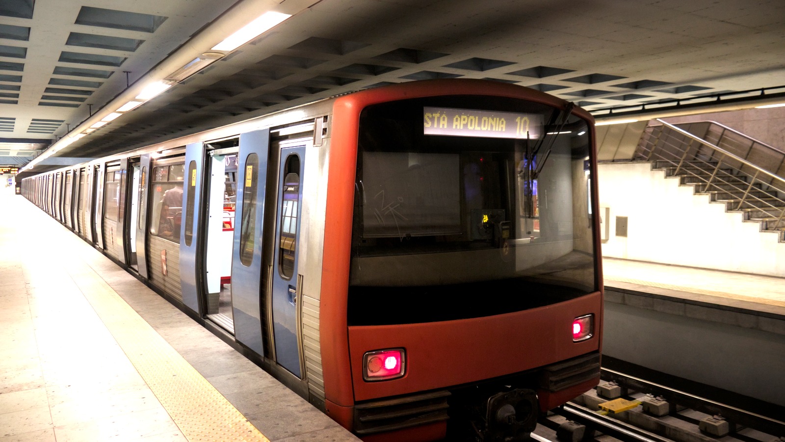 Lisbon Metro train at Santa Apolónia photographed August 6, 2025, historical system context rather than October 14 strike activity
