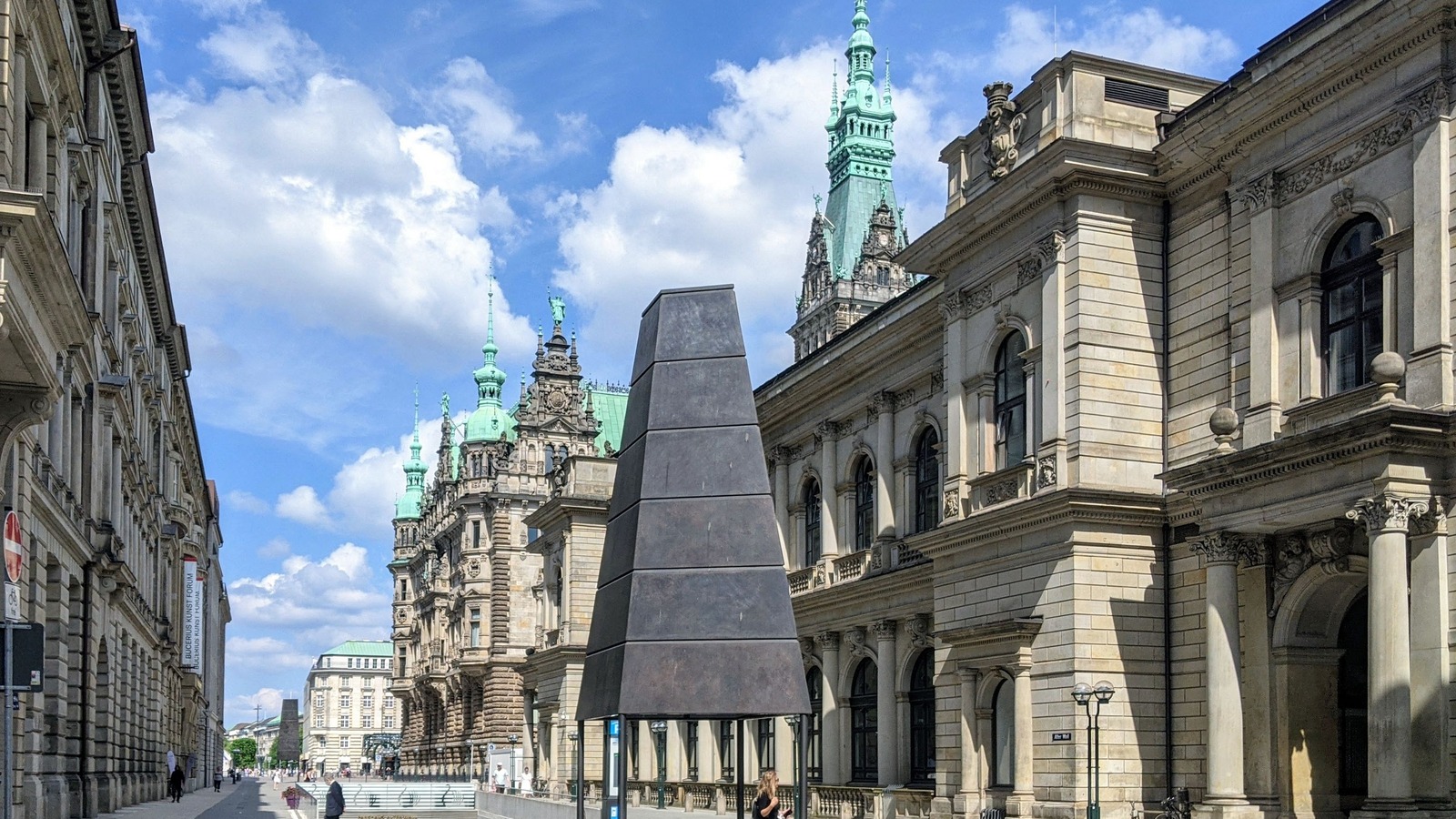 Alter Wall in Hamburg looking toward City Hall, the street where The Hoxton plans a summer 2027 hotel