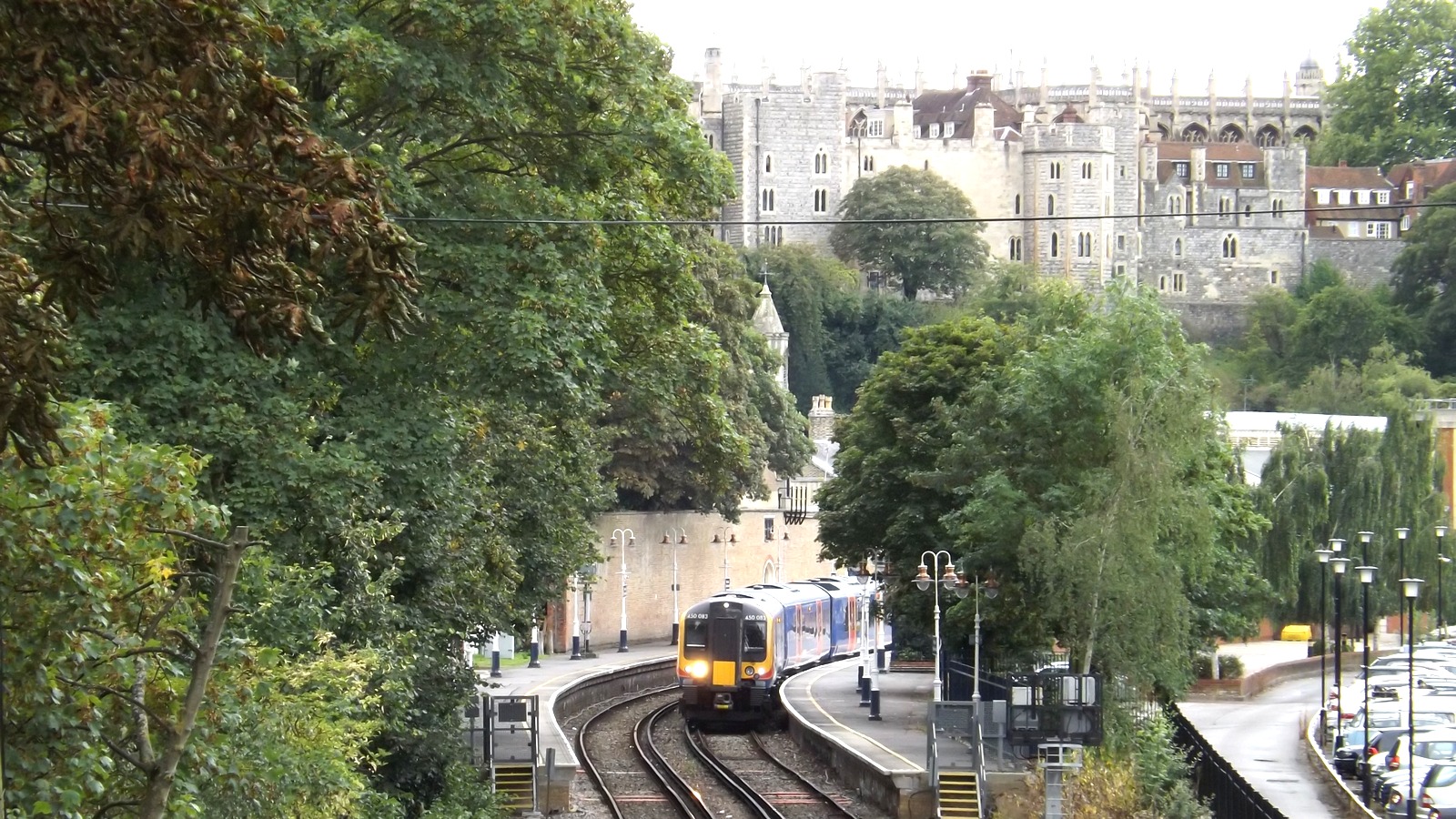 South Western Railway Class 450 at Windsor and Eton Riverside station with Windsor Castle in the background