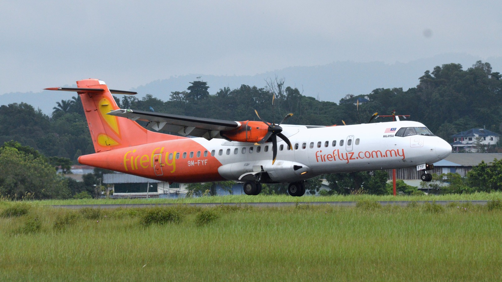 Firefly ATR 72-500 turboprop 9M-FYF on final approach at Subang Airport in a December 2022 file photo