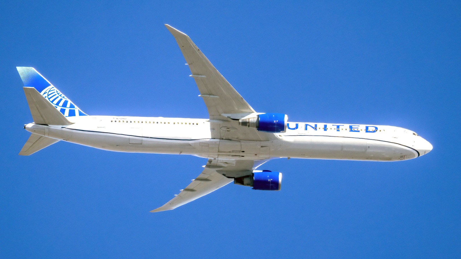 United Airlines Boeing 767-400ER N76062 in flight, file photo