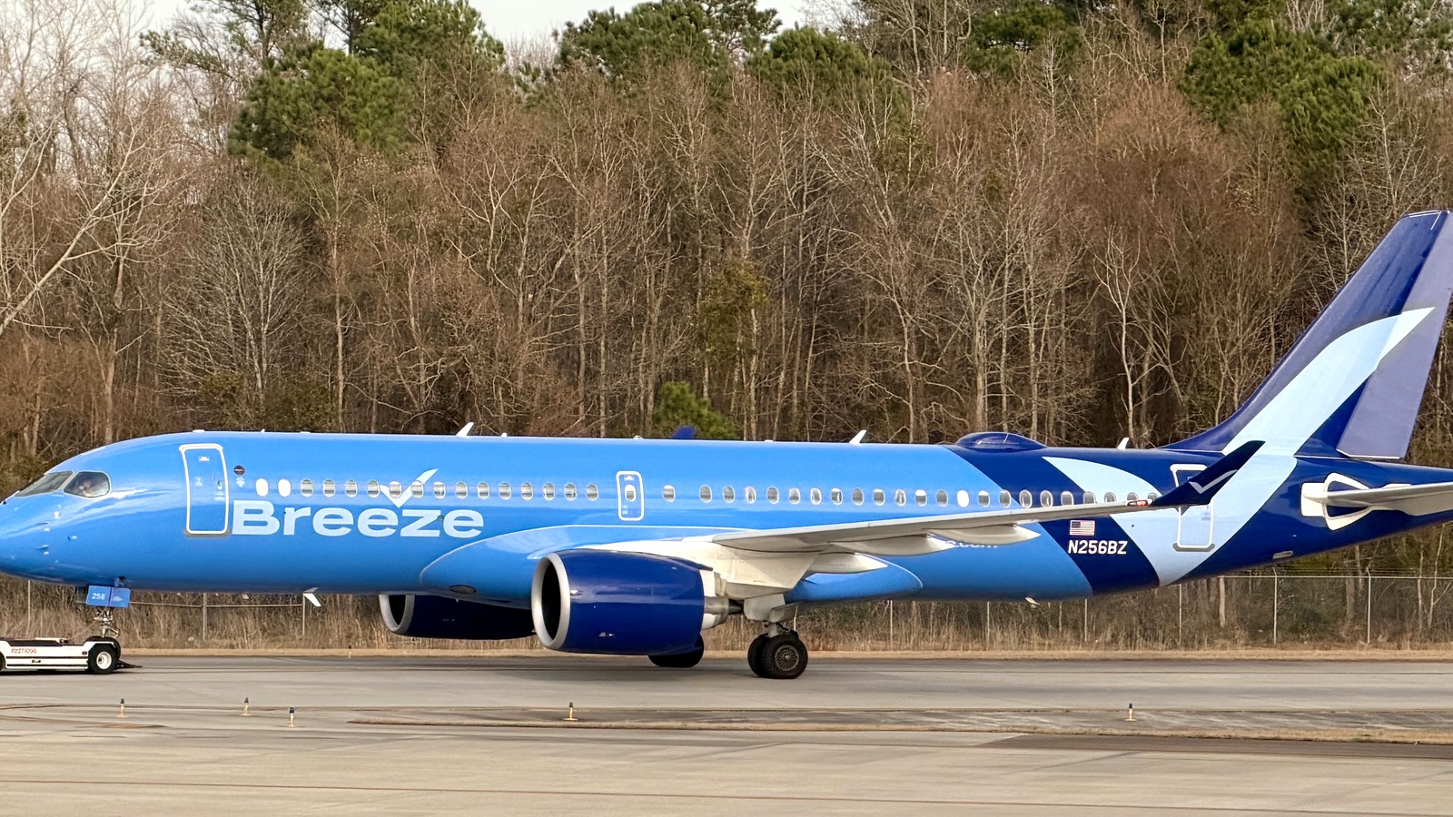 Breeze Airways Airbus A220-300 aircraft in blue livery