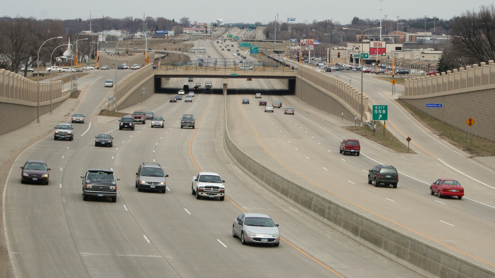 Traffic on U.S. Highway 52 in Rochester, Minnesota, looking north toward a freeway underpass.