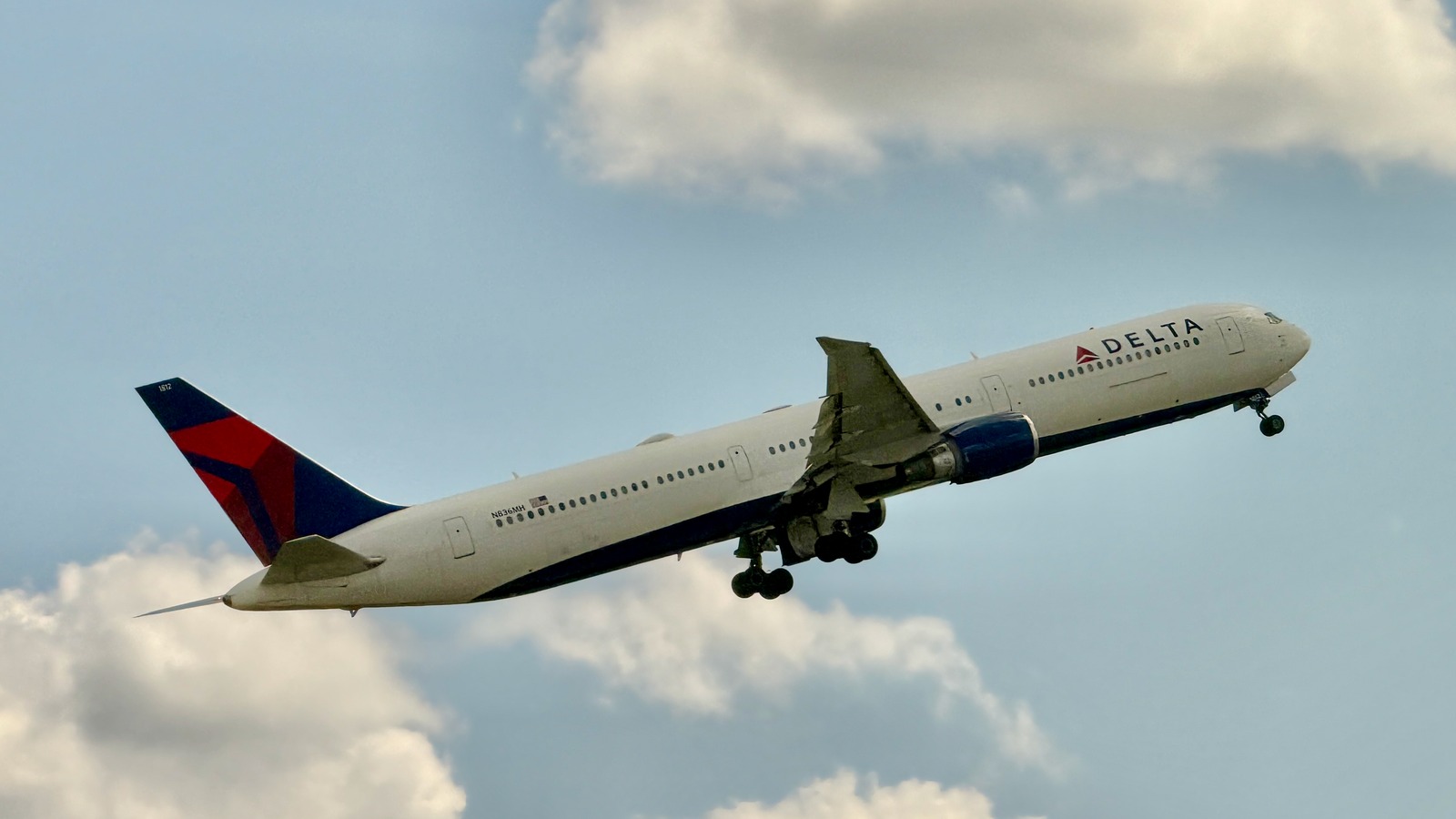 Delta Boeing 767-400ER N836MH photographed in Atlanta on June 28, 2026; carrier file photo, not proof of Pacific route Wi-Fi activation.