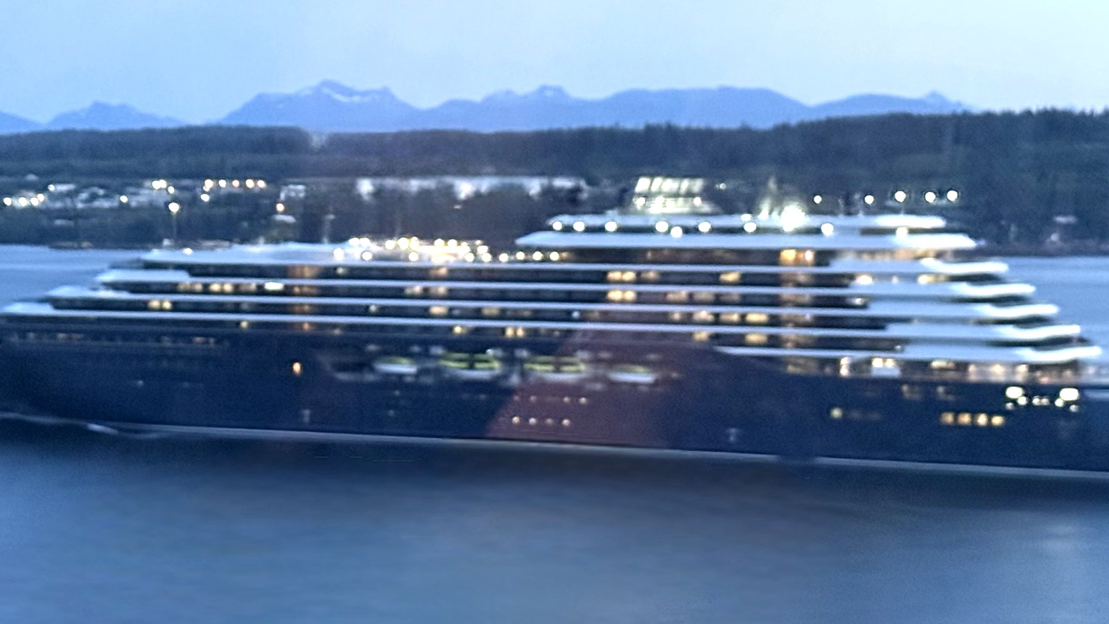 Ritz-Carlton Yacht Collection yacht Luminara sailing in July 2026