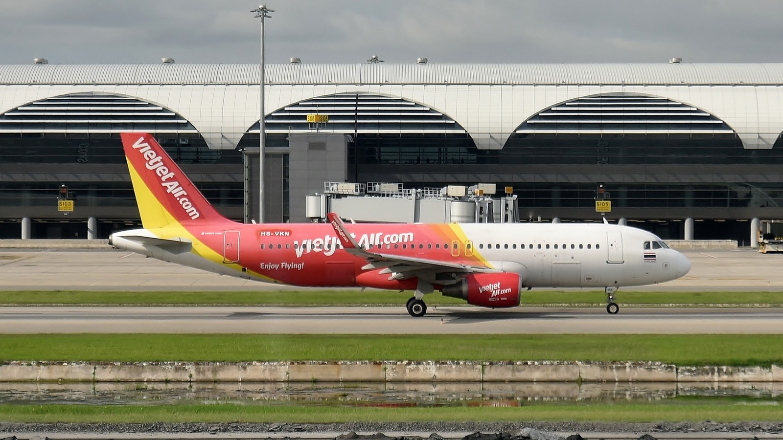 File photo of Thai Vietjet Air Airbus A320 HS-VKN at Bangkok Suvarnabhumi on August 17, 2024, not the new Boeing 737-8 Kuala Lumpur service.