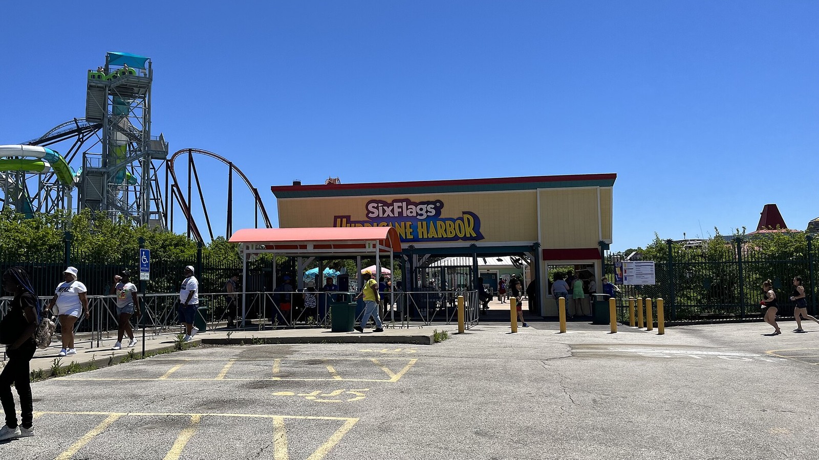 Main entrance sign for Hurricane Harbor Chicago at Six Flags Great America in Gurnee